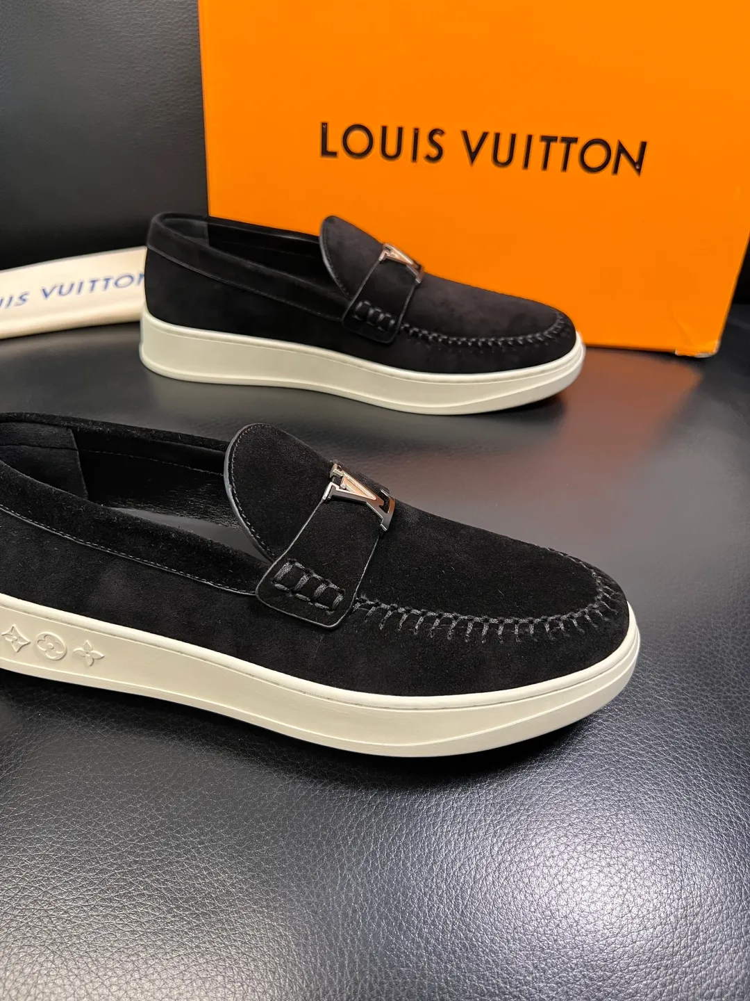 Men's shoes 💰740 Lv high quality top crafts Louis Vuitton, sports sneakers counter synchronization, uppers imported from Italy, high-quality splicing colorful complex crafts, imported mesh pads soft and comfortable, soles: original soles specially provided by the original factory, T men's shoes 💰U exclusive movable molded soles super comfortable, original factory single goods, code number 38-44 (customized 45)